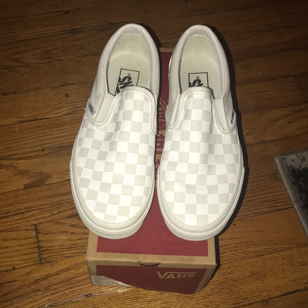 White low top checker vans size 8